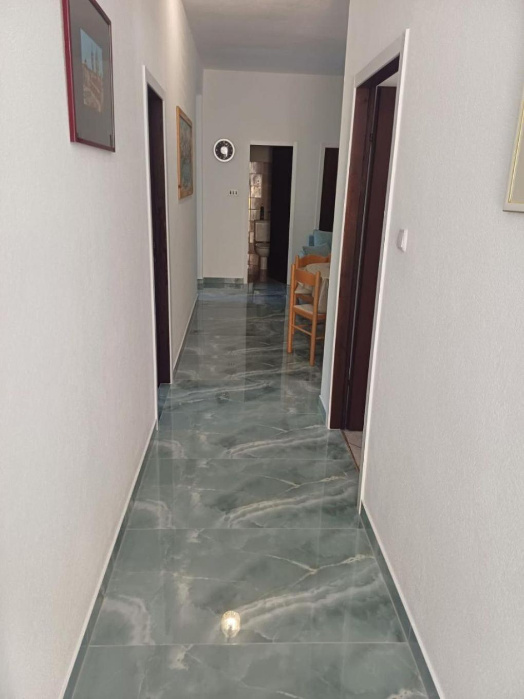 Maris - Next To The Apartman *
